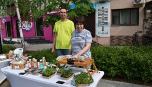 Ярмарка особых мастеров на улице Дзержинского.
